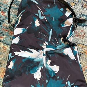 Floral Black and Teal Women's Gym Bag